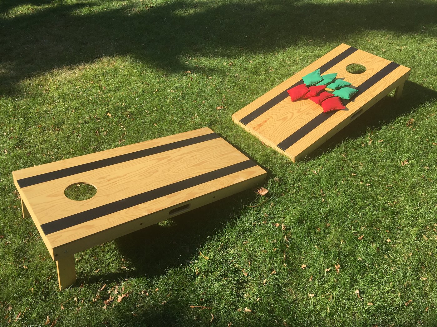Cornhole set: 2 boards with 8 bags (6.900,- CZK)
